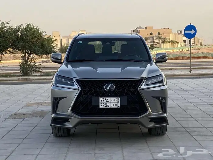 لكزس LX570فل كامل 2018 1