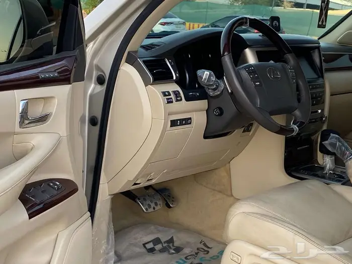 لكزس LX570 فل كامل 2015 7