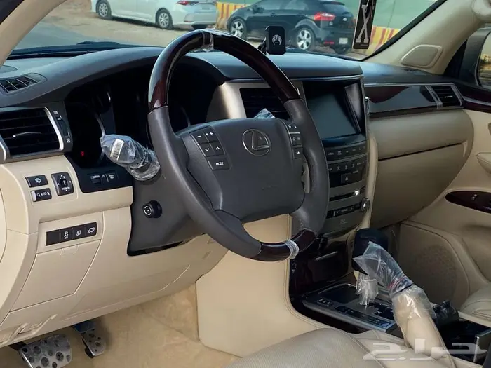 لكزس LX570 فل كامل 2015 9