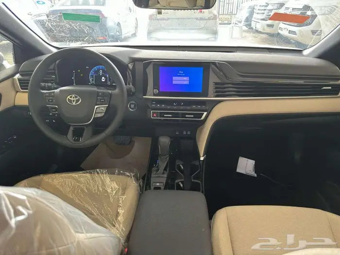 كامري ال اي بنزين ابيض 2025 7