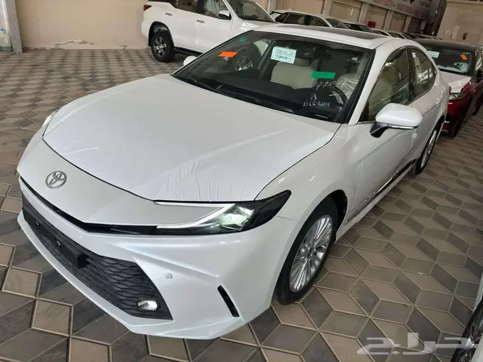 كامري ال اي بنزين ابيض 2025 1
