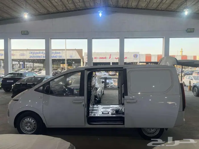 هيونداي ستاريا بضاعه موديل 2025 7