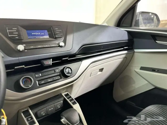 كيا كارينز GL موديل 2024 10