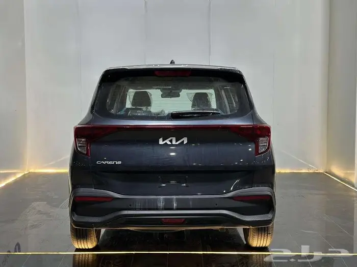 كيا كارينز GL موديل 2024 3