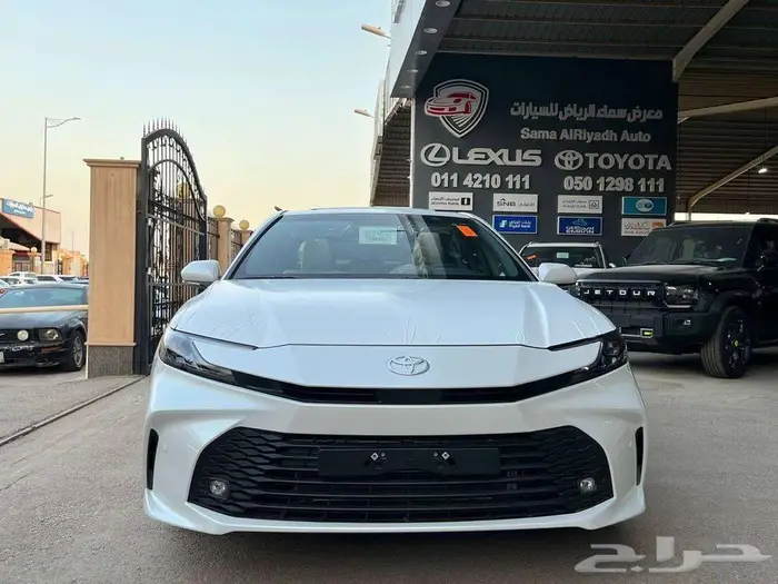 تويوتا كامري E PLUS هايبرد 2025 متاح اقساط و كاش 1