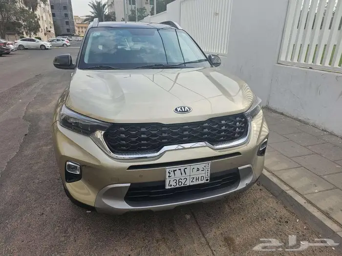 للبيع سيارة كيا سونيت موديل 2021 فل كامل ممشى 38 الف فقط 1