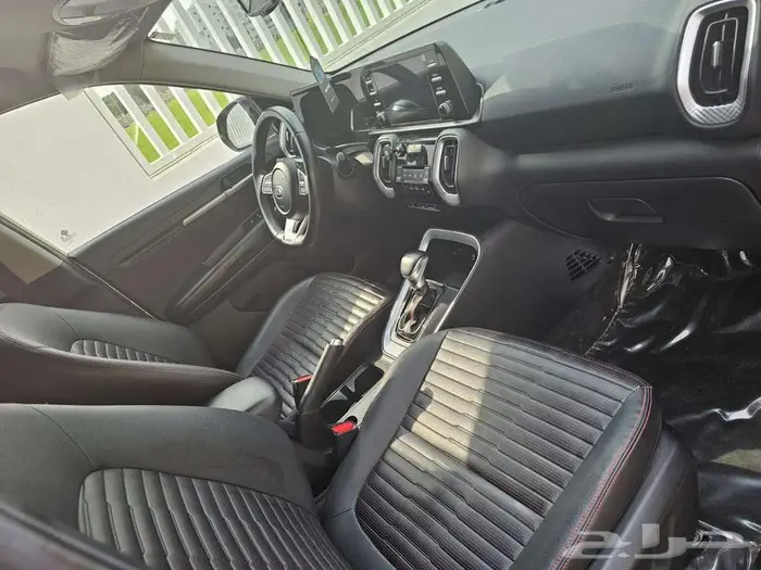 للبيع سيارة كيا سونيت موديل 2021 فل كامل ممشى 38 الف فقط 4