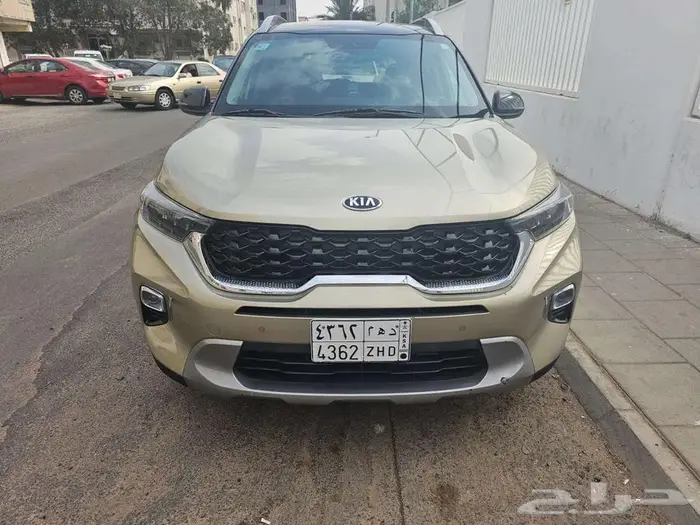 للبيع سيارة كيا سونيت موديل 2021 فل كامل ممشى 38 الف فقط 0