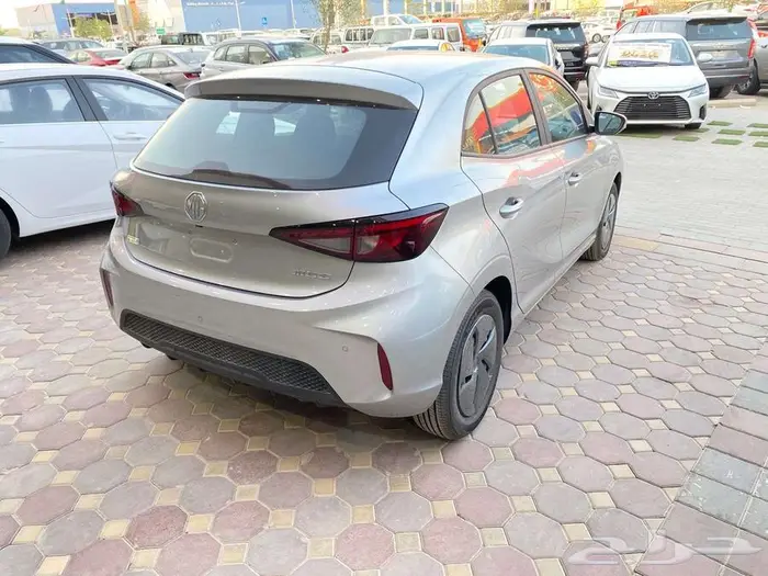 ام جي (3) 2025 اصفار سعودي 4 سلندر كاميرا شاشة 6