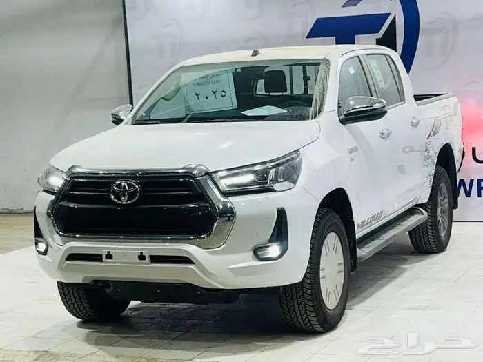 تويوتا هايلوكس غمارتين V6 بنزين خليجي 2025 1