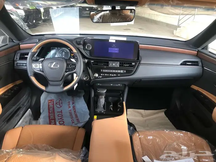 لكزس ES250 BD 2025 سعودي بنزين 3 عدسات ردادار 7