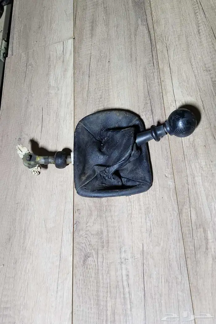 للبيع مجموعة عصا القير ويد جلنط وحزام امان لعدد من السيارات 11