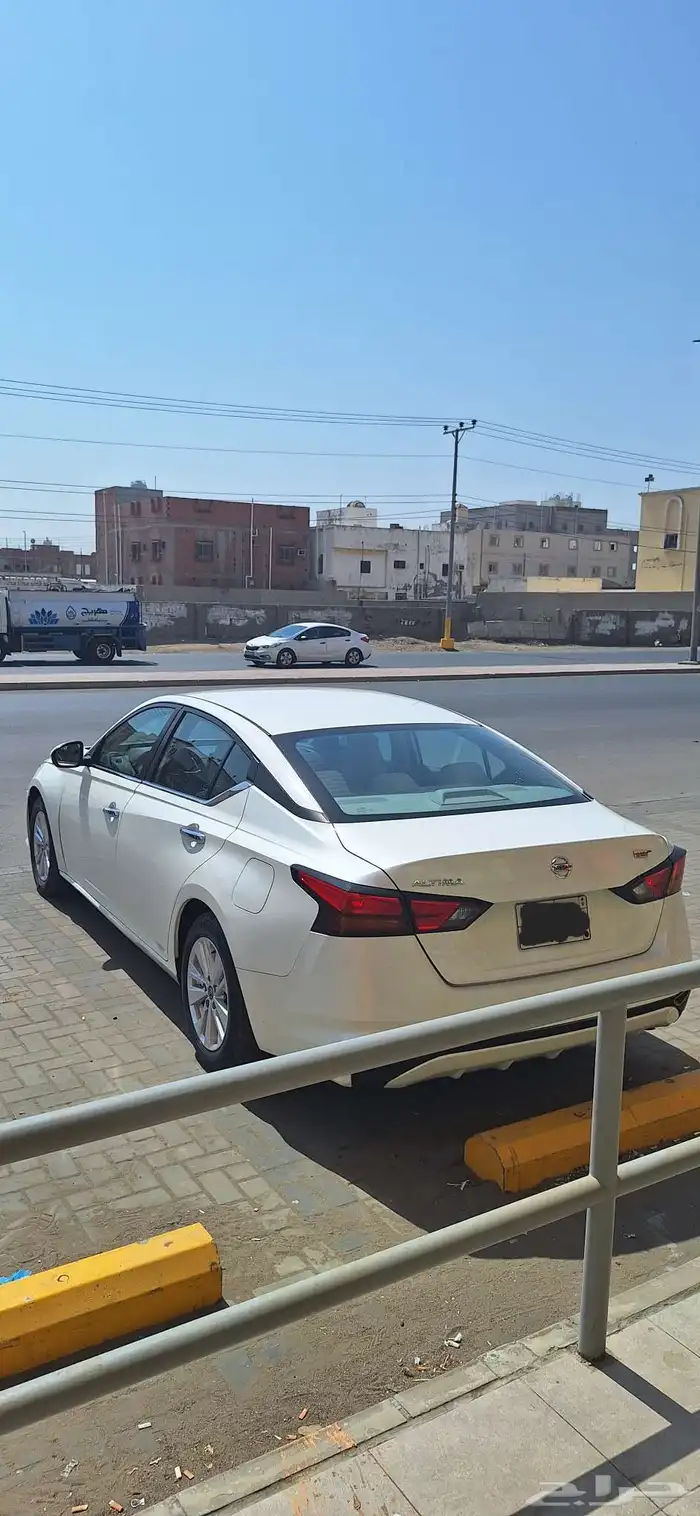 نيسان التيما موديل 2022 ستاندر 10