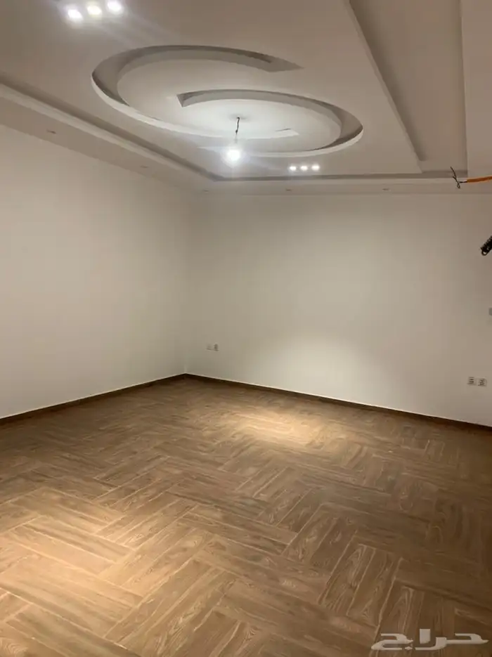 فيلا كبيره وغرفها واسعه للايجار تجاري سكني 2