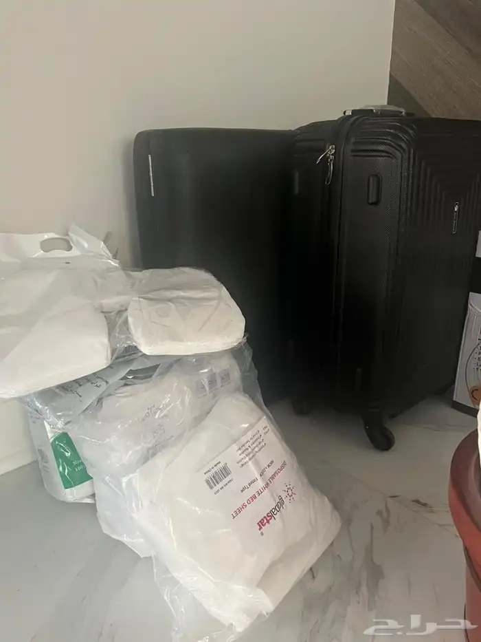 أغراض وأدوات جاهزه لمشروع مساج كامله للبيع ويوجد شعار مصمم 1