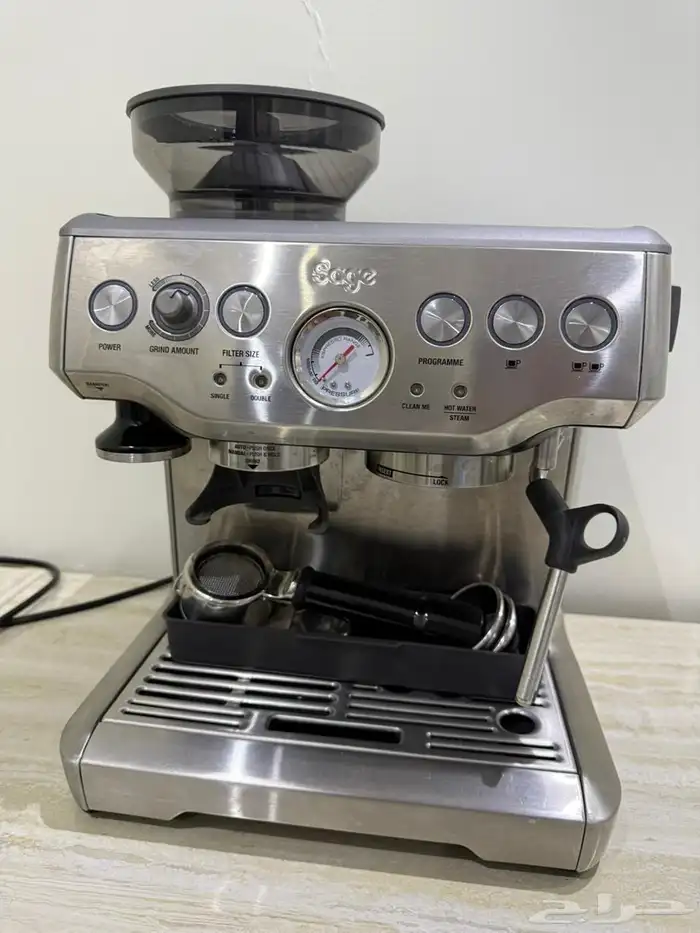 مكينة قهوة اسبريسو شبه جديدة استخدام قليل 1