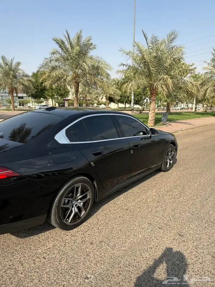 بي ام دبليو الفئة الخامسة BMW 520i 6