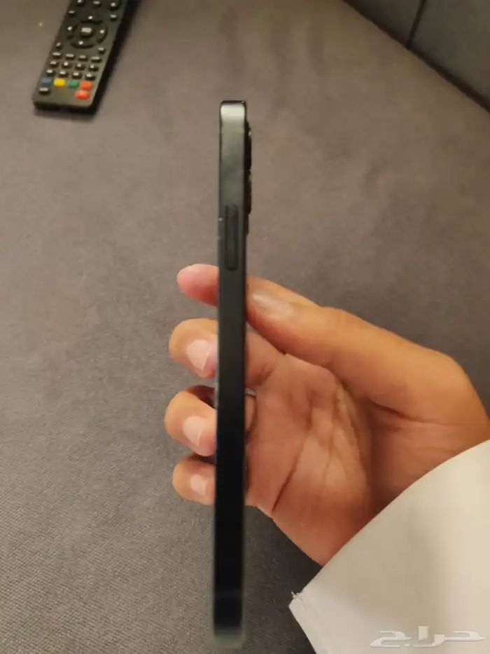 ايفون 12 العادي 4