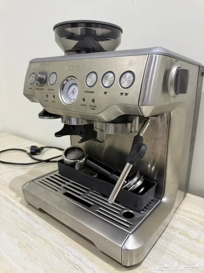 مكينة قهوة اسبريسو شبه جديدة استخدام قليل 0