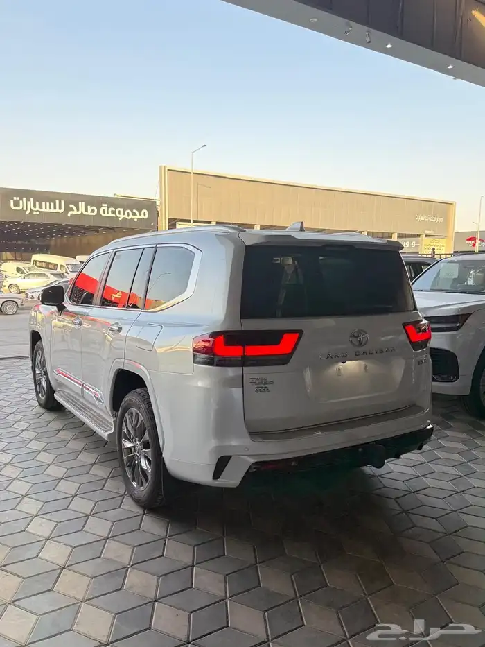 لاند كروزر 2025 VXR فل خليجي مالك اول 5