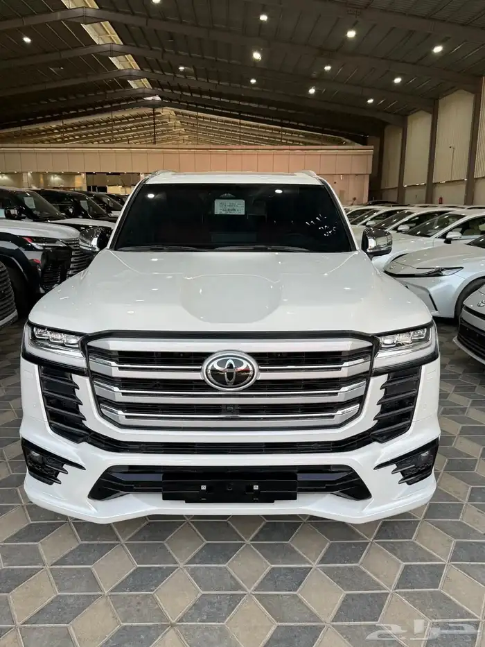 لاند كروزر 2025 VXR فل خليجي مالك اول 3