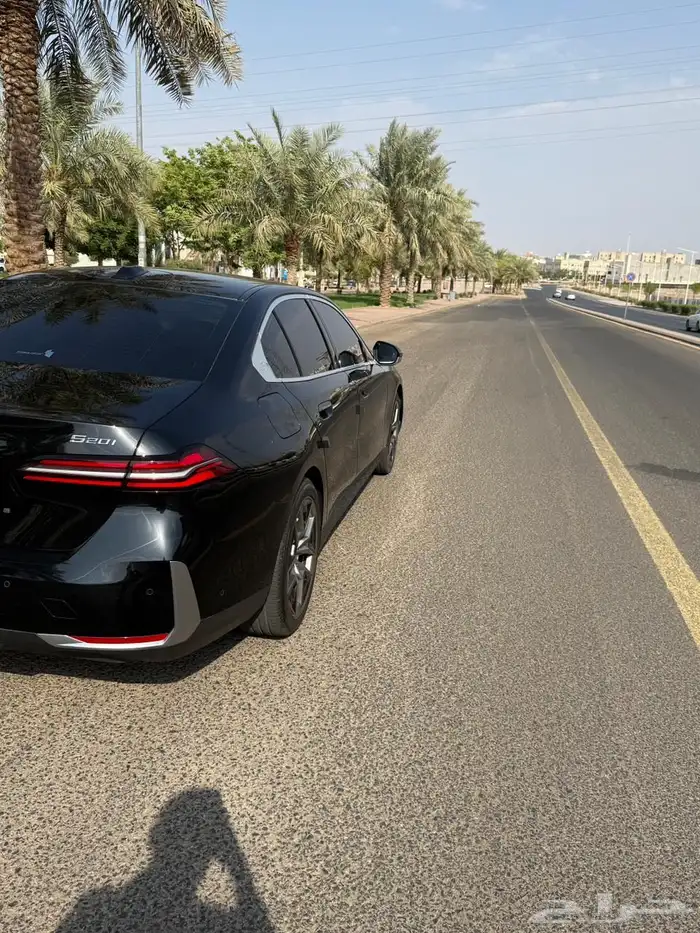 بي ام دبليو الفئة الخامسة BMW 520i 5
