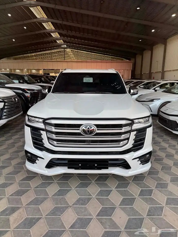 لاند كروزر 2025 VXR فل خليجي مالك اول 0