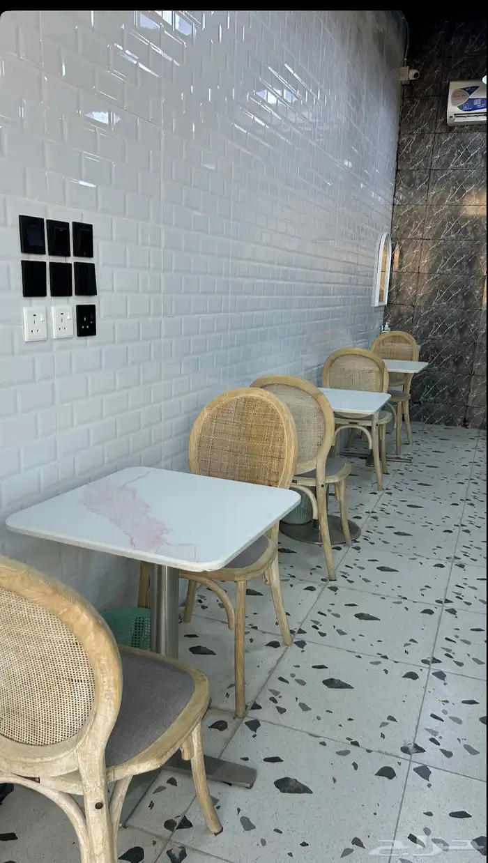 بوفية للتقبيل فرصة تجارية 0