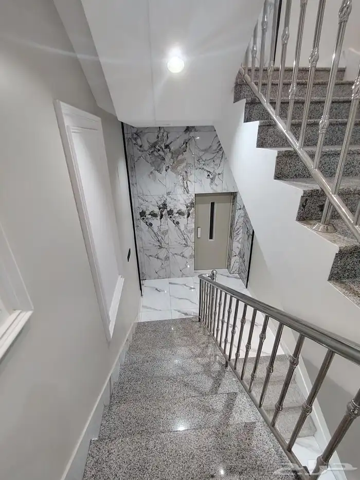 للبيع روف علوي مع بايكه سياره شمال خميس مشيط 1