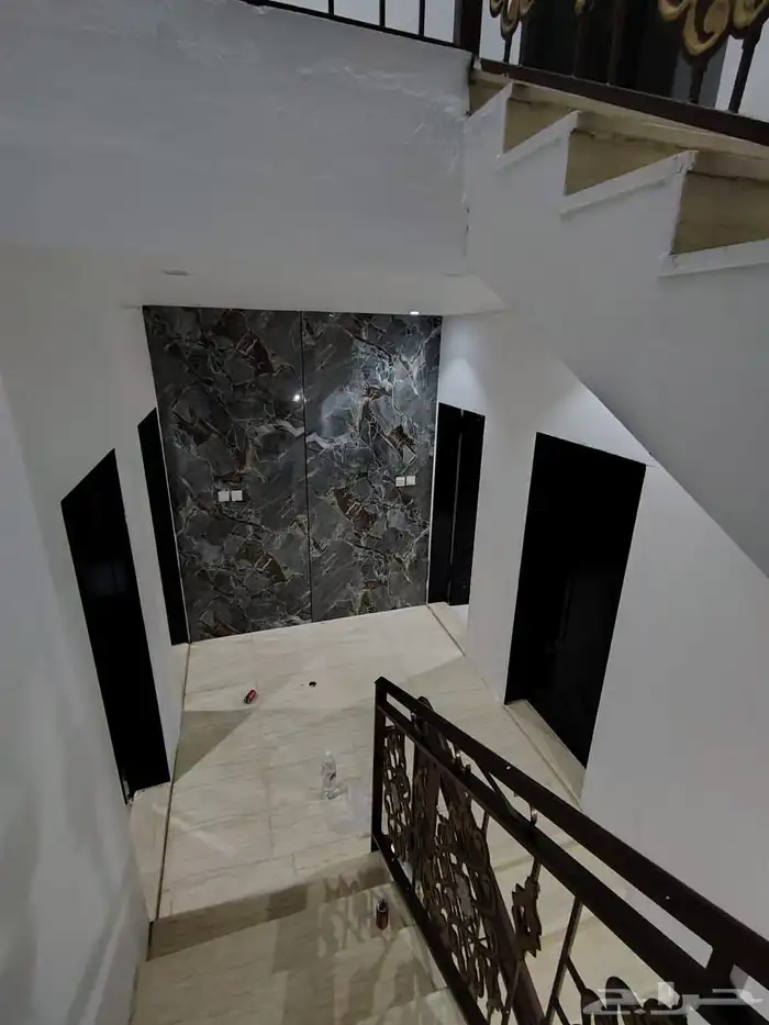 شقه دور ثاني حي البوادي مجدده للبيع 4