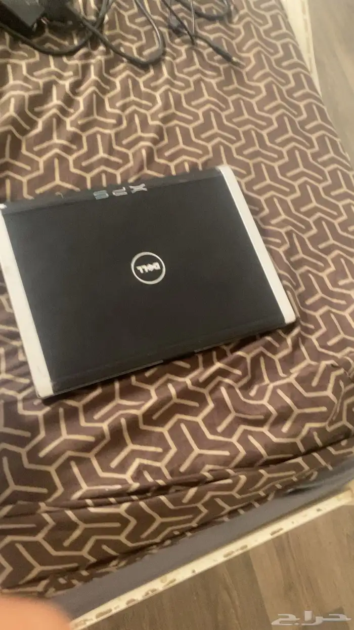 لابتوب شغال بس يحتاج بطاريه يشتغل وهو فالشاحن 0