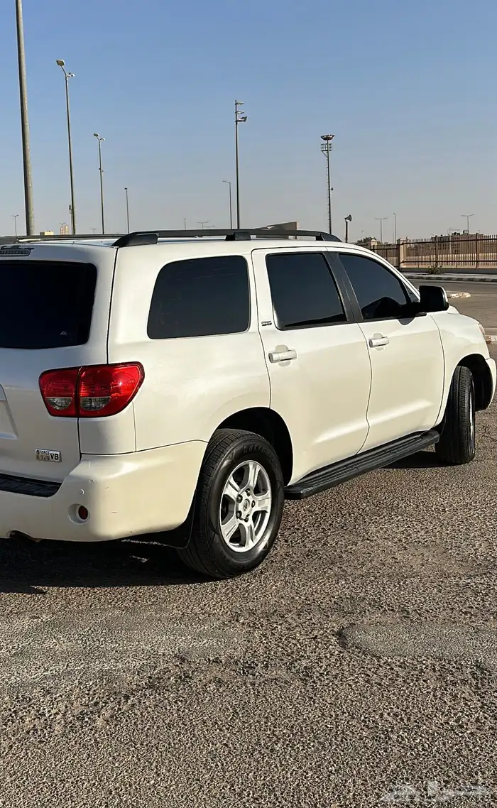 تويوتا سكويا SR5 نص فل 2016 9