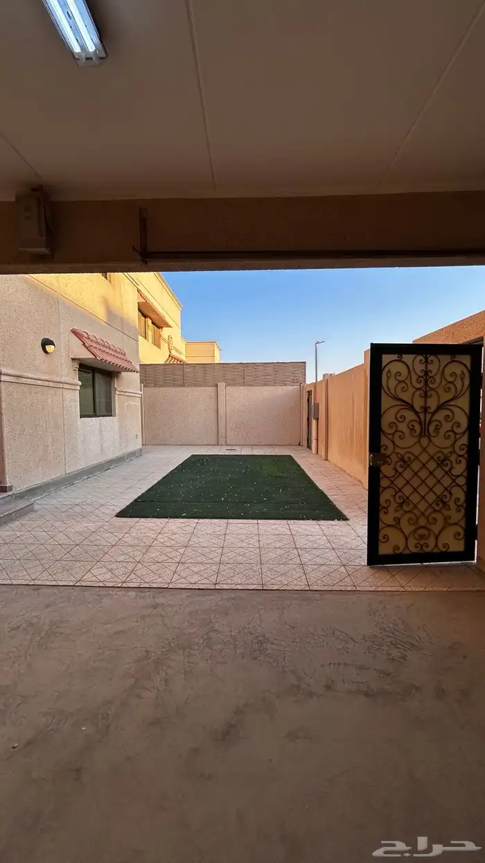 فيلا A1 للبيع في حي جلمودة 5