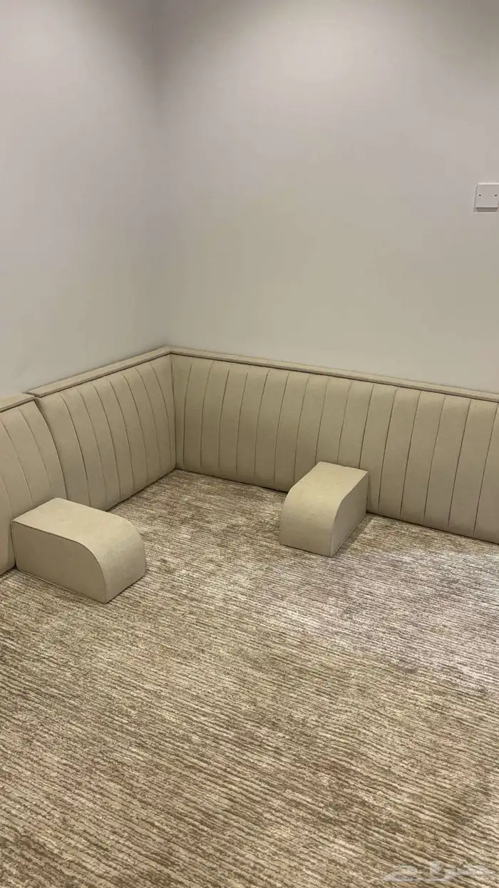 جلسه ارضيه مع الستاير والفرشه ومساند ظهر وستاره وفرشه جديده 3