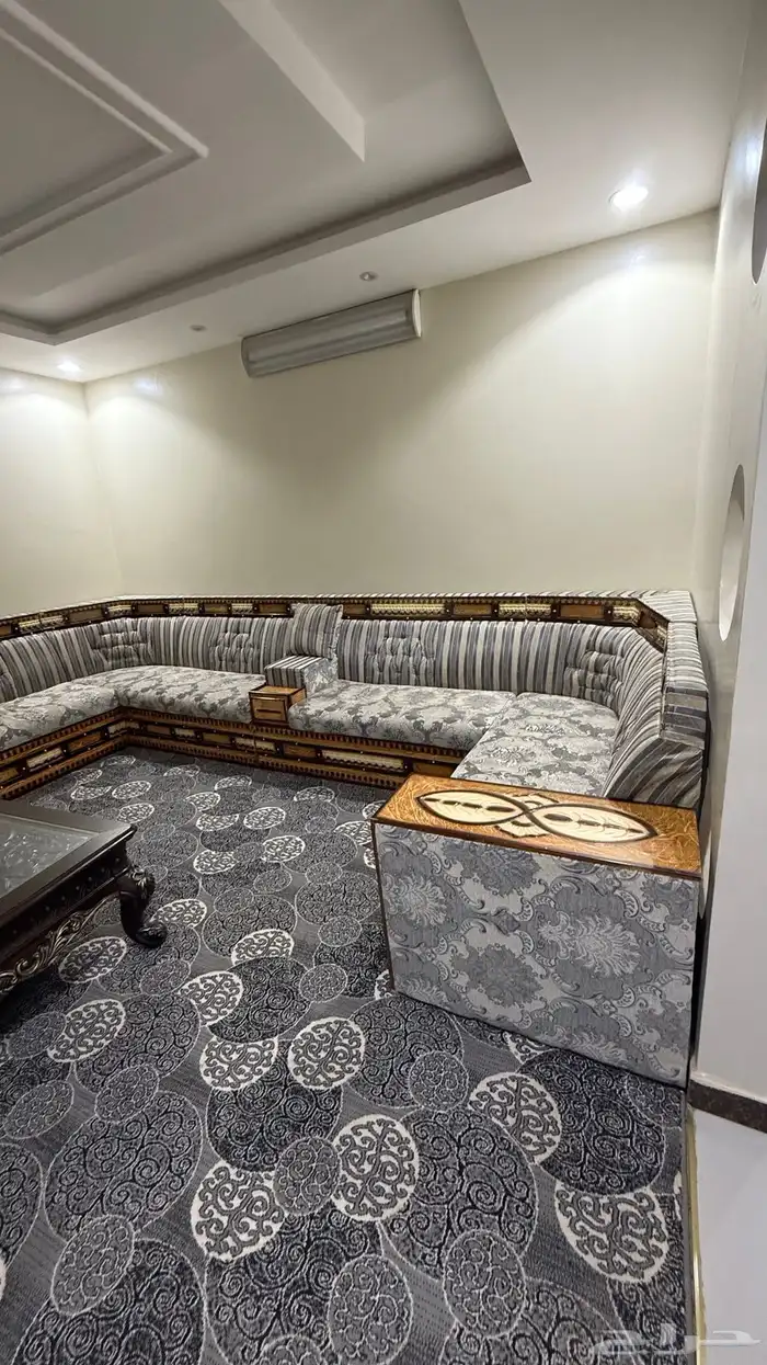 للبيع اثاث 0