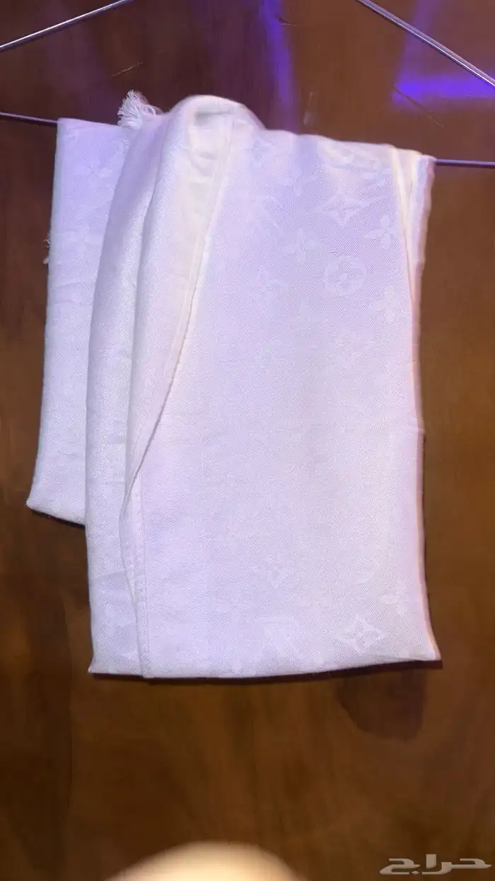 شال شتوي LV لون سكري 5