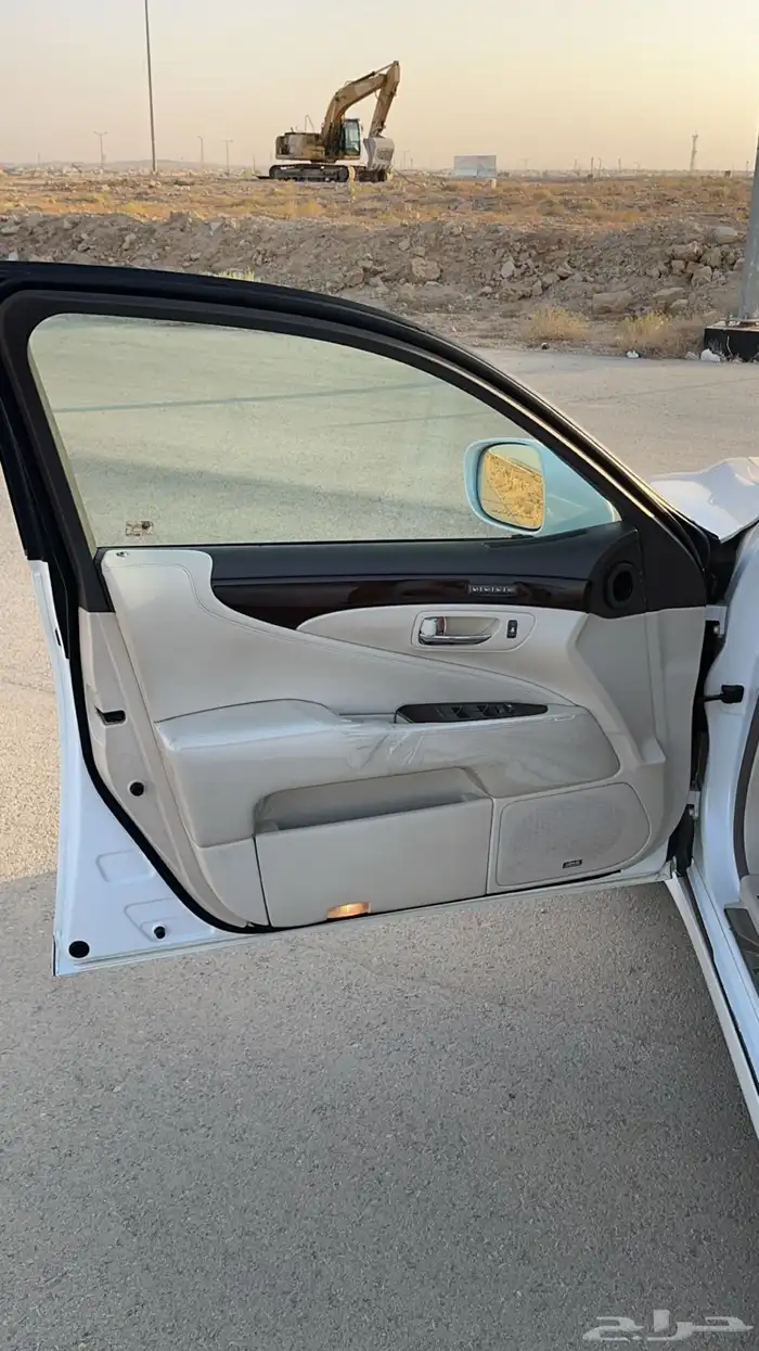 لكزس LS460 L سعودي عبدالطيف جميل 13