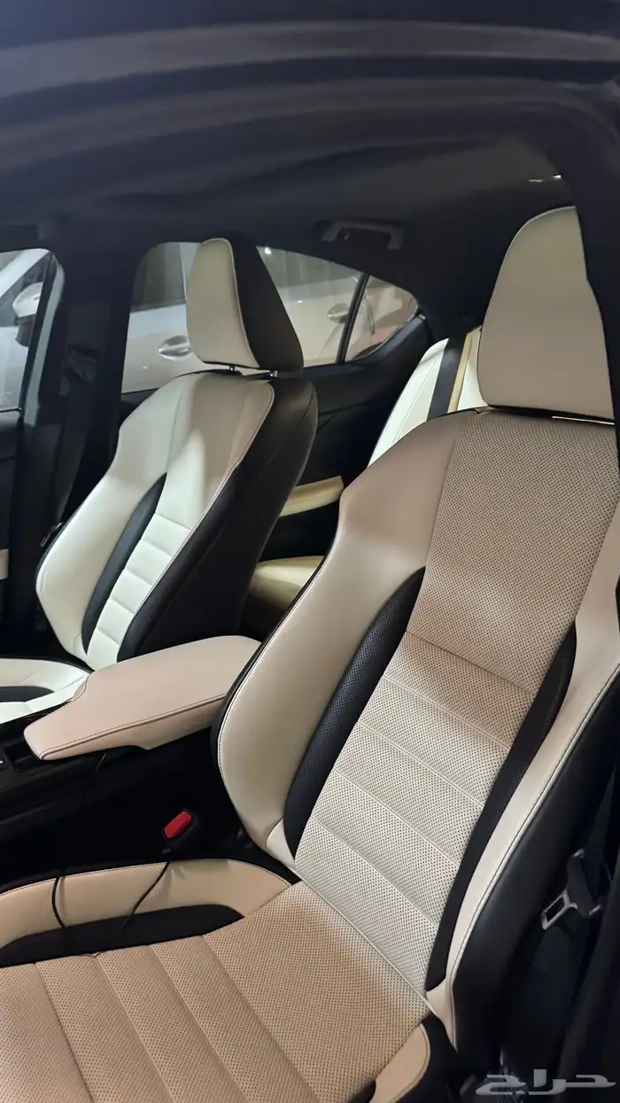 لكزس is 300 F-Sport 7
