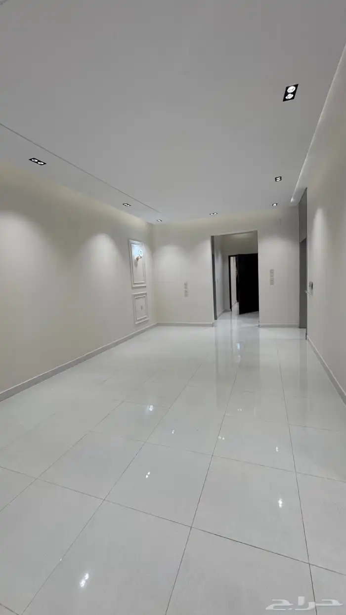 للبيع أدوار أرضى وعلوى vip خلف المعارض طريق ابها الخميس 33