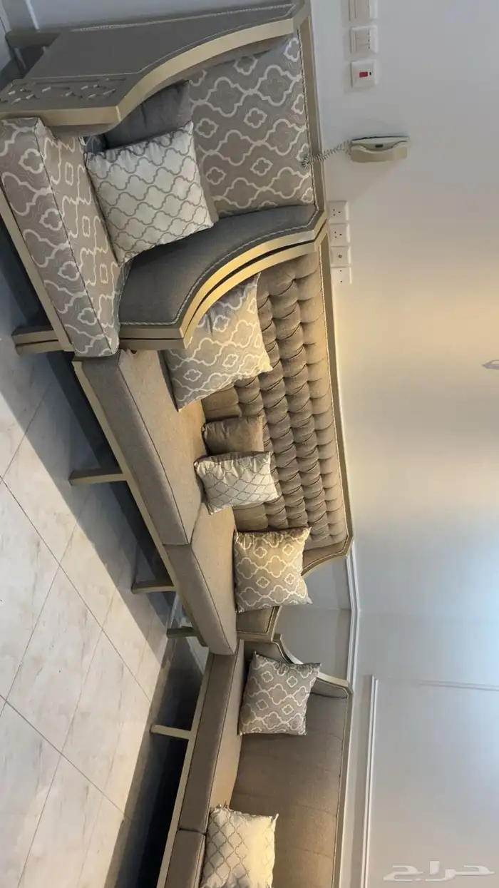 كنب للبيع مستخدم نظيف يشيل 14 شخص 0