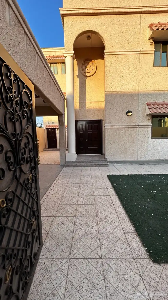 فيلا A1 للبيع في حي جلمودة 3