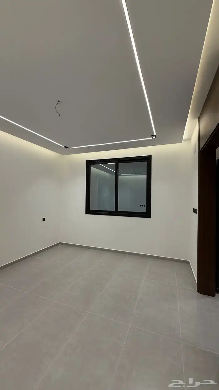 للبيع شقق ارضيه وعلويه بحى الراقي خميس مشيط على شارع 25 م 14