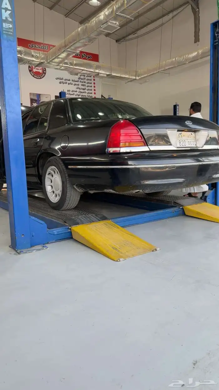 فورد كراون فكتوريا 2002 1