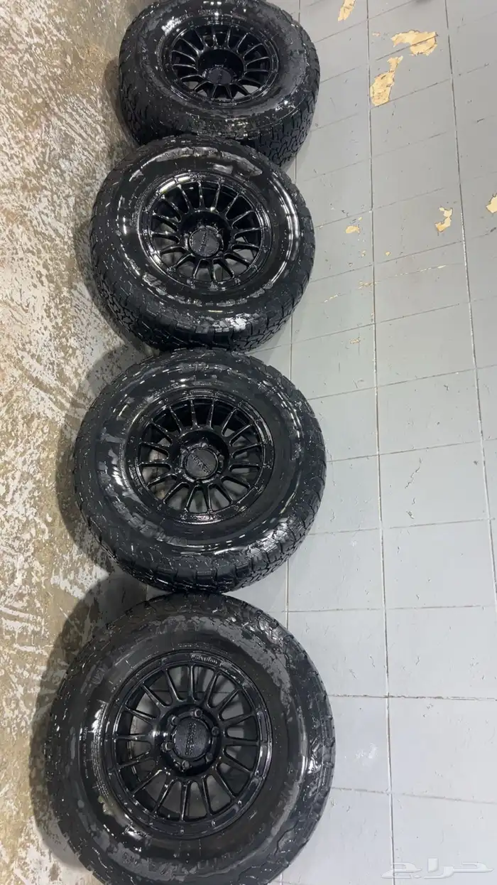 جنوط وكفرات حجري مقاس 17. 6 مسمار. للبدل بجنوط سيرا 4