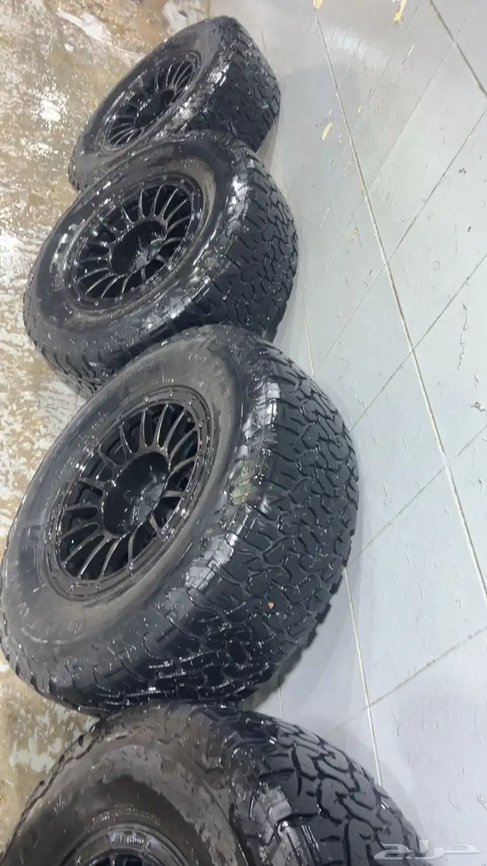 جنوط وكفرات حجري مقاس 17. 6 مسمار. للبدل بجنوط سيرا 5