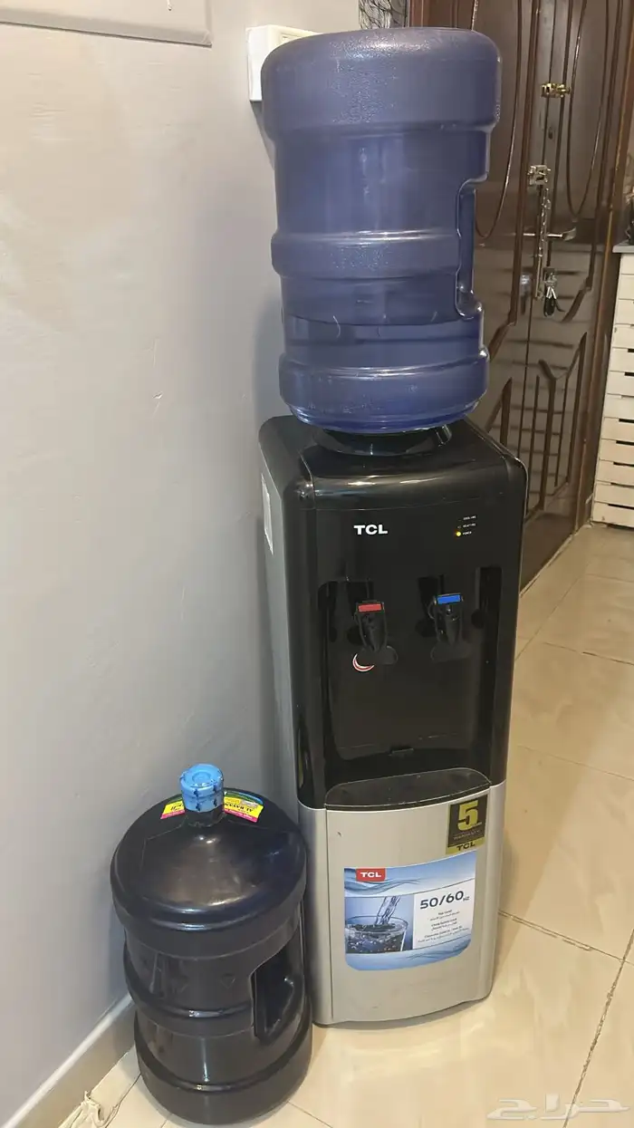 غرفة نوم وكنب وفرش مجلس مع تجهيزات كهربائية متفرقة للبيع 12