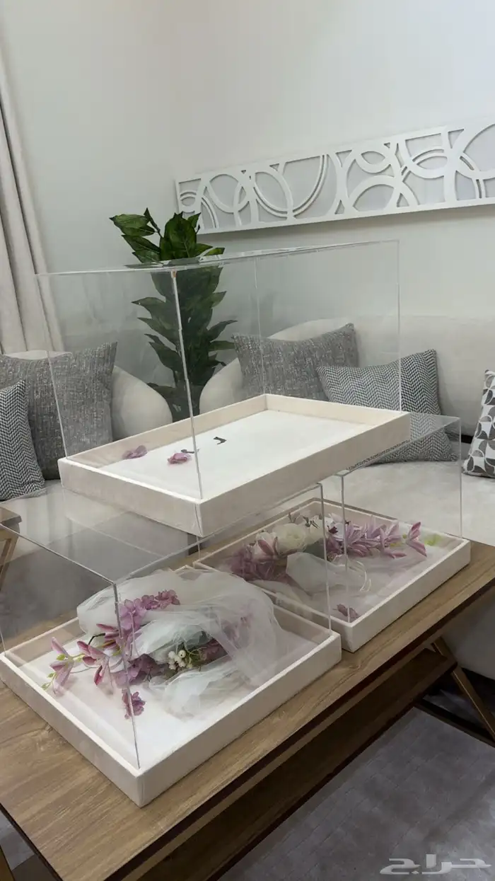 صناديق اكرليك 2 نفس الحجم1 حجم كبير استاند شنط واحذيه 5 ارفف 2