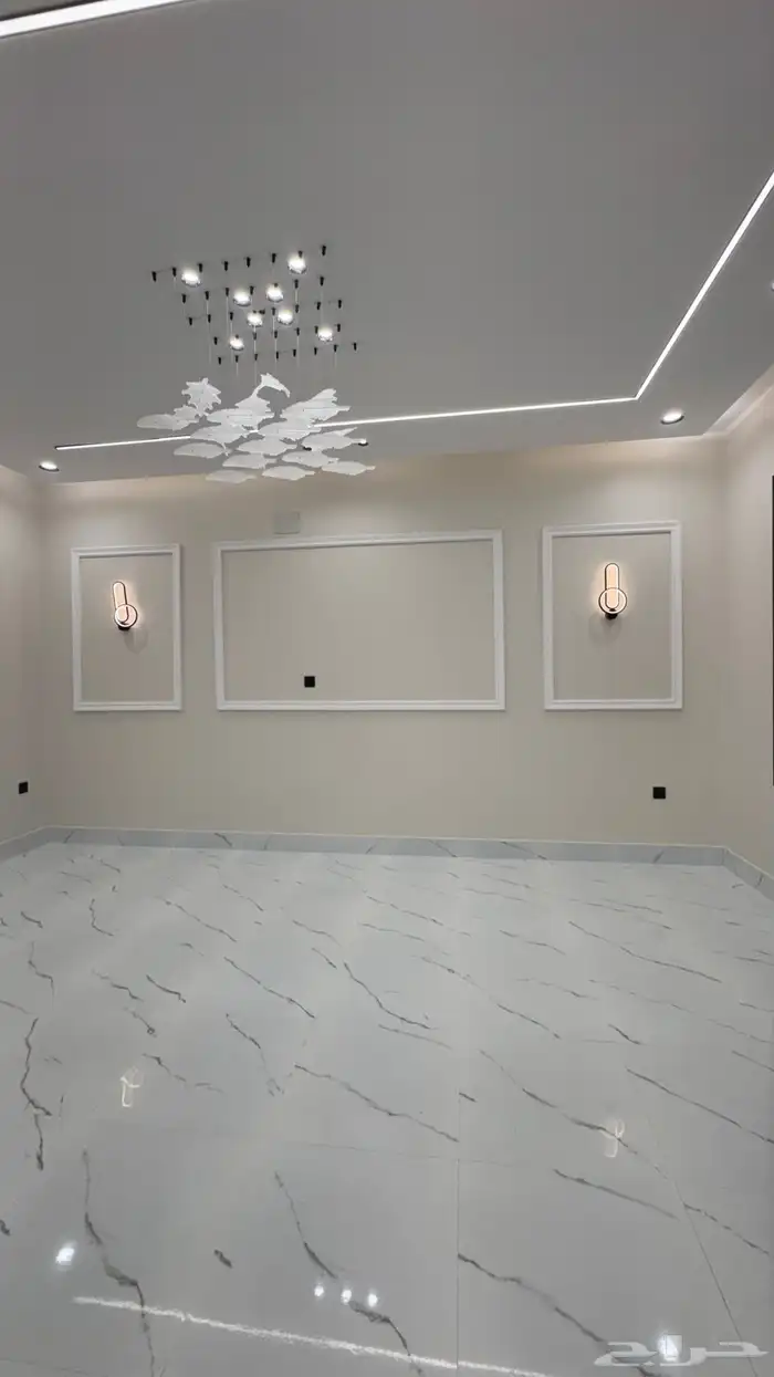 للبيع شقه ارضيه 6 غرف vip مع حوش خلف حديقه المليون 5
