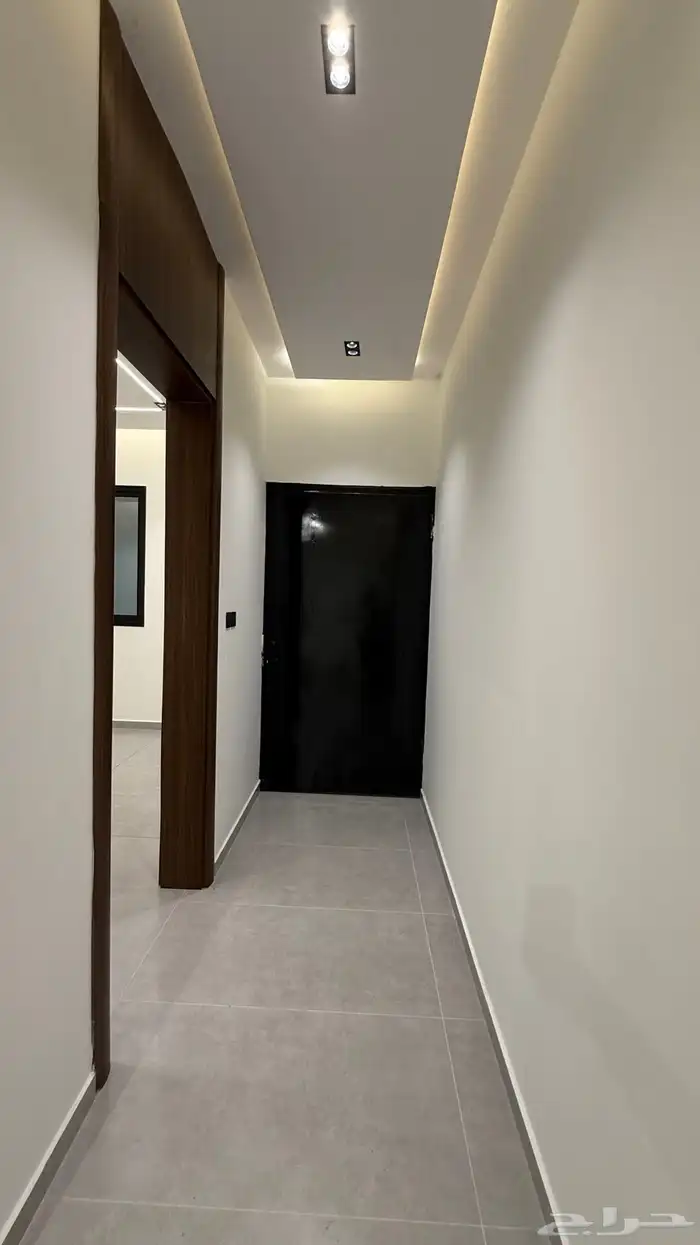 للبيع شقق ارضيه وعلويه بحى الراقي خميس مشيط على شارع 25 م 19