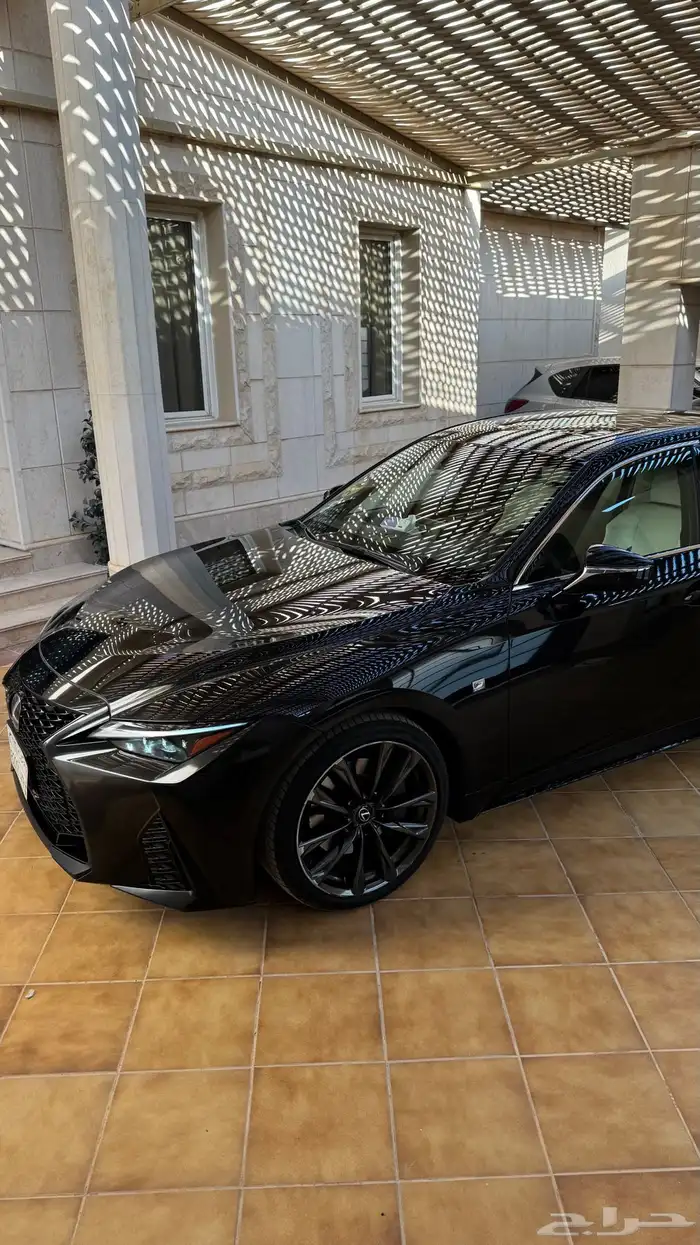لكزس is 300 F-Sport 2